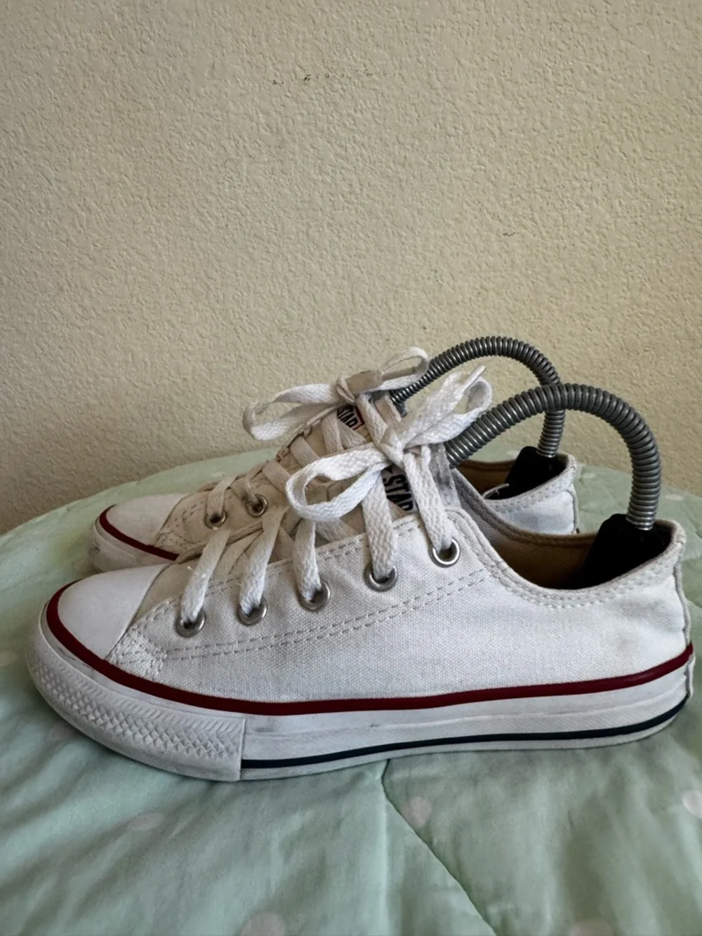Converse white canvas